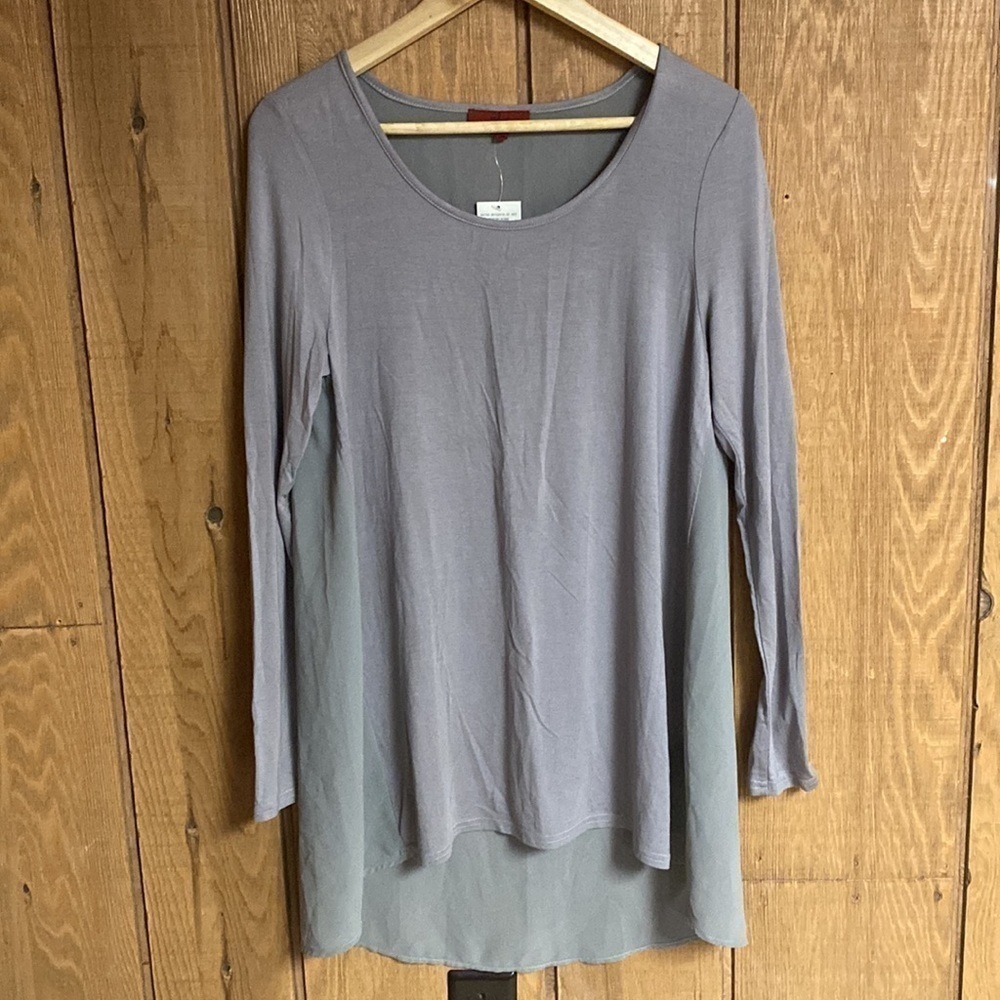 Buckle rayon blend hi low style long sleeve sheer back tunic women’s size S‎ NWT